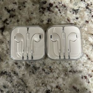 Apple ear buds with cords
